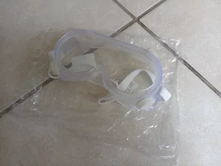 Brand New Protective Goggles R50