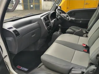 Kia K2.700