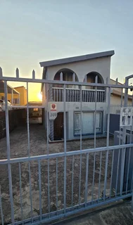 House - Ad posted by Nigel Pillay