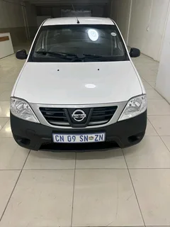 Nissan NP200