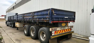 Afrit triaxel dropside trailer