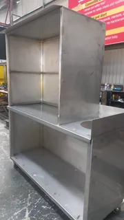 AM LOOKING FOR A JOB AS A  WELDER.