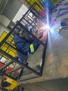 AM LOOKING FOR A JOB AS A WELDER.