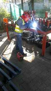 AM LOOKING FOR A JOB AS A  WELDER