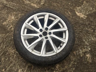 JAGUAR XF FACELIFT AND PREFACELIFT RIMS IN GOOD CONDITION