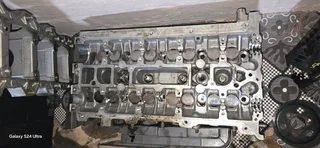 Jaguar XF, Discovery Sport, Evoque, Freelander2 Si4 2.0Petrol Ecoboost Complete Cylinder Head.
