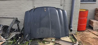 Jaguar Xtype X400 2.1Petrol Bonnet with grille, badge and Spray Jets in good condition.