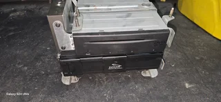 Jaguar Xtype X400 Multi Disc CD Changer/Shuttle in good working order.
