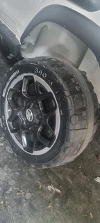 RIDE ON TOYOTA HILUX 12V R6500.00