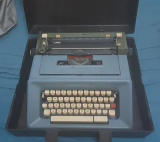 1974-198X Olivetti Studio 46 Typewriter