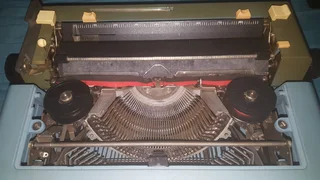 1974-198X Olivetti Studio 46 Typewriter