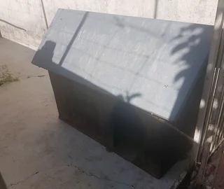 Wood kennel for medium dogs