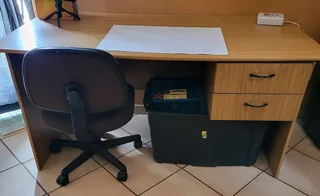 4* Desks, chairs, extendable table