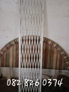 Head board, Expandable door