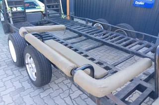 Aluminium Canopy with Roof Rack &amp; Safari Seats with Shooting Rack