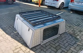 Aluminium Canopy with Roof Rack &amp; Safari Seats with Shooting Rack