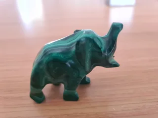 Malachite Carved Elephant(4cm)