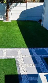 Buffalo grass// kikuyu grass//compost and mulch barks