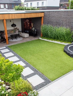 Compost// kikuyu grass// buffalo grass// peach pips