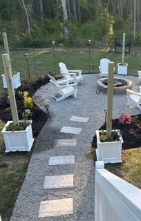 Compost// kikuyu grass// buffalo grass// peach pips