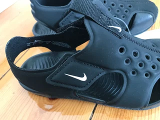 Brand new kids Nike Sunray Protect 2
