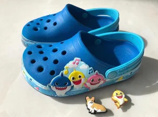 Baby Shark Crocs C10, 2Jibbitz,baby shark T-shirt and a cake topper