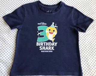 5 pairs of Crocs sizes 6,7,8,9,10&#43;3jibbitz&#43;T-shirt