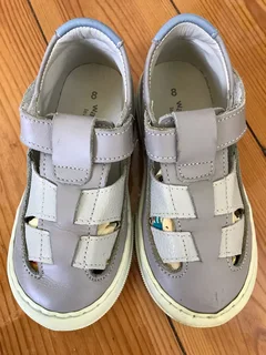 Size 8 Kids’ Leather Walkmates
