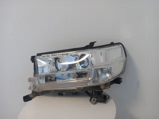 Toyota Land Cruiser LHS LED Xenon Headlight (2018 - 2021)
