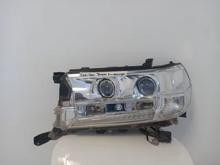 Toyota Land Cruiser LHS LED Xenon Headlight (2018 - 2021)