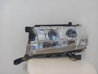 Toyota Land Cruiser LHS LED Xenon Headlight (2018 - 2021)