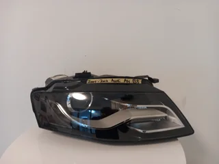 Audi A4 B8 Preface RHS LED Xenon Headlight (2009 - 2012)