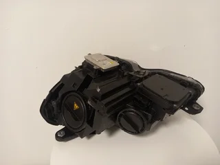 Mercedes C-class W204 Facelift RHS LED Xenon Headlight (2010 - 2013)