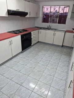 Stunning 3 Bedroom,  spacious , safe House for rental in Northdale.  fitted Kitchen  B/R fitted Cup