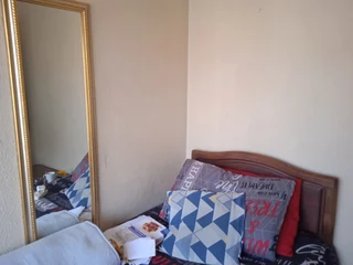Single room for rent in townhouse in Norkem park