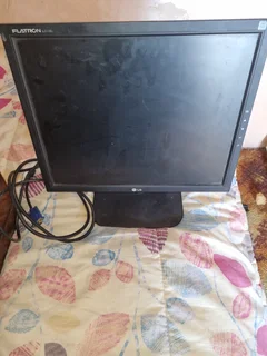 LG Flatron L1718S monitor