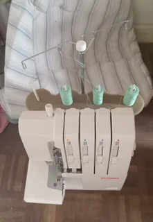Bernina 800dl overlocker