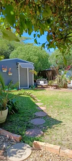 Insulated 3×3 Wendy House - Table View