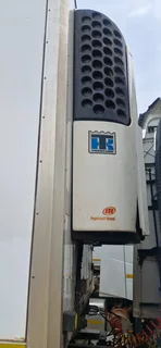 Very clean Reefer 3 axle  fridge trailers