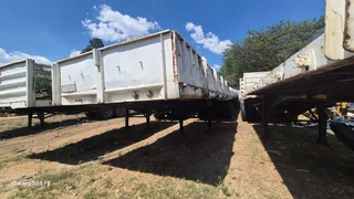 Hook and go Superlink flat deck trailers