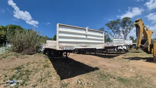Hook and go Superlink flat deck trailers