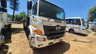 Very low priced 8 ton dropside