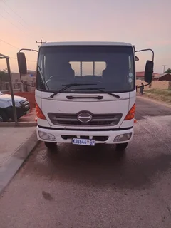 Sale!Sale!Sale Hino 8 ton dropside