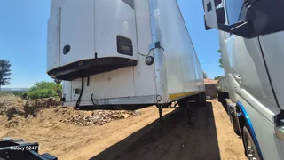 Sa truck bodies refeer 3 axle trailers