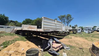 Clearance sale for Superlink flat deck trailers