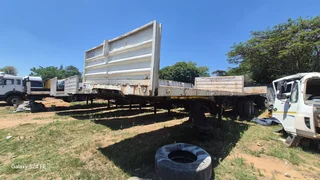 Clearance sale for Superlink flat deck trailers