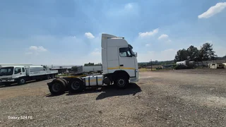 High roof Volvo v3 Truck