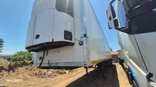 Urgent sale! Tri axle reefer fridge trailers
