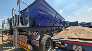PRBB side tipper trailer in excellent condition