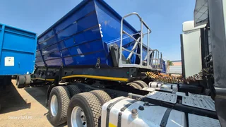 PRBB side tipper trailer in excellent condition